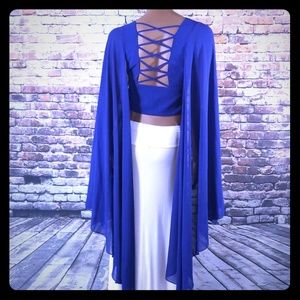 💋NWOT. Nasty Gal Blue Butterfly Sleeve Top💋